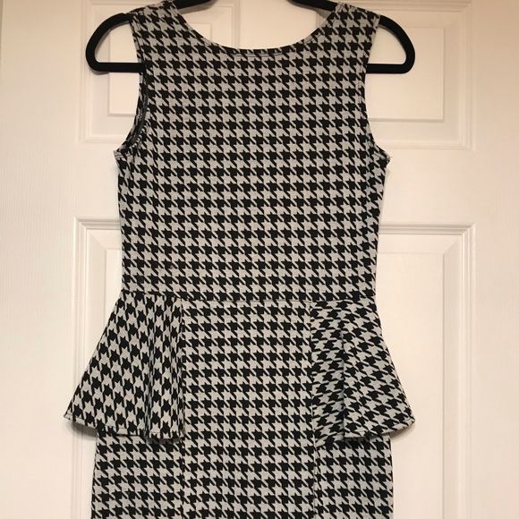 Houndstooth print dress - Picture 2 of 4